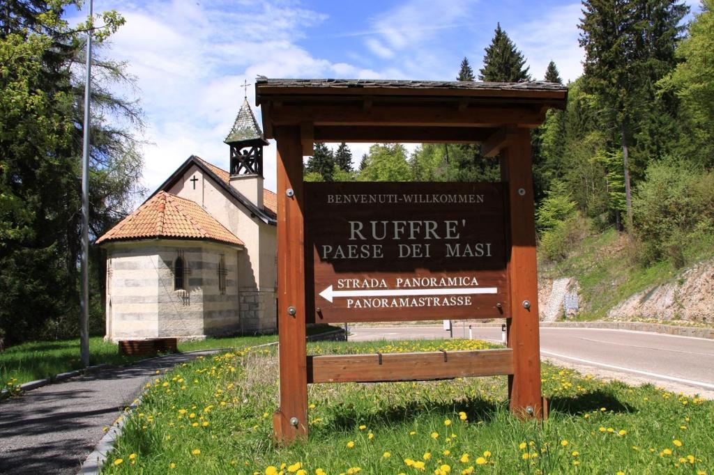 Garni Biancaneve Ruffre-Mendola Exterior photo