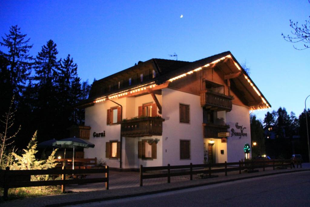 Garni Biancaneve Ruffre-Mendola Exterior photo